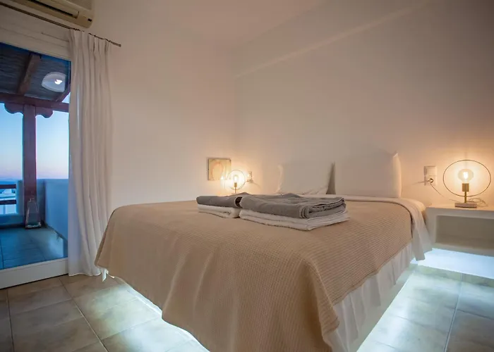 Francis * Panormos (Mykonos)